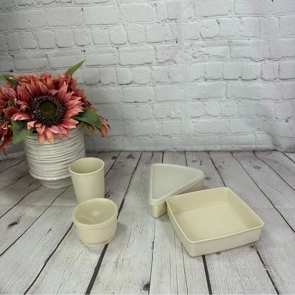 almond bundle set tupperware vintage